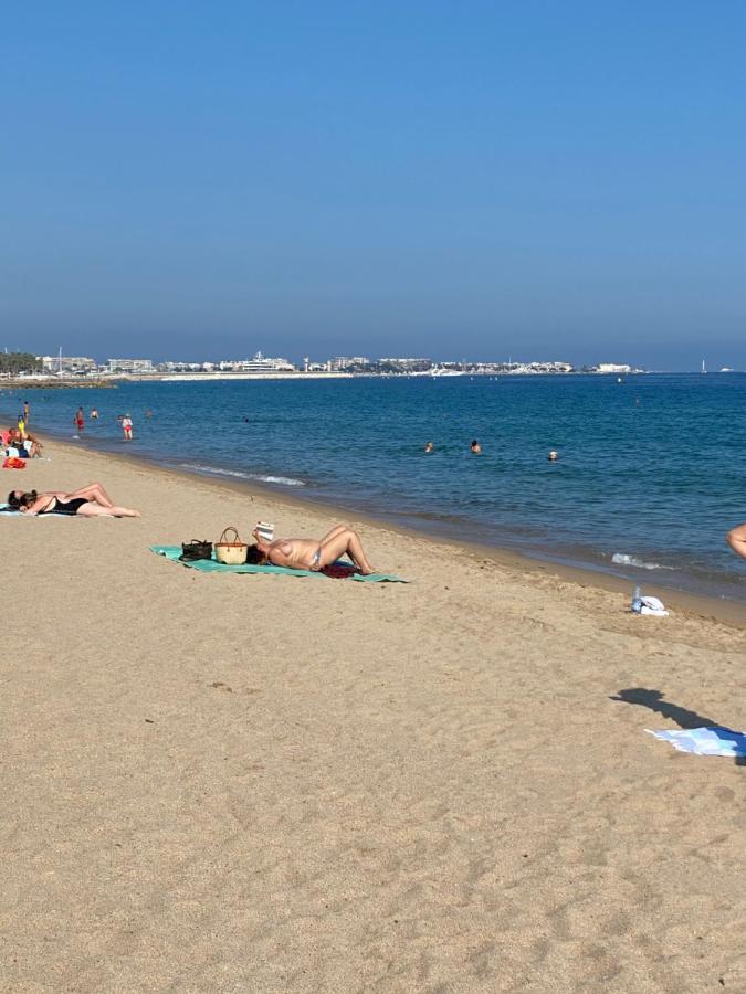 Chambre Spacieuse Independante Dans Villa Plus Parking Privee Λε Κανέ Εξωτερικό φωτογραφία